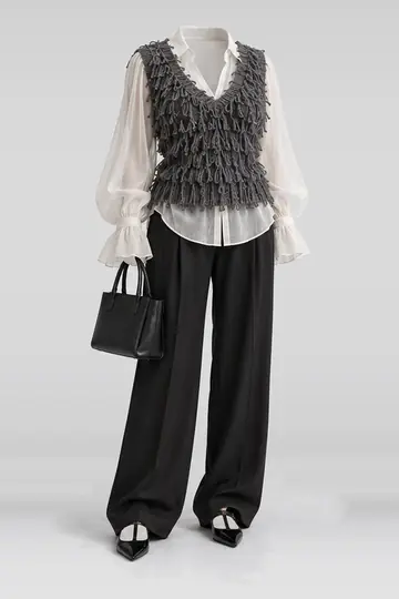 AI 生成服装参考图 SPR-0178:春,灰、针织、背心、白、黑、托特包