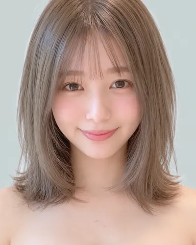 AI 生成人像 f149b2b1f8b：面部，中发・锁骨长层次中波波头（灰米色）