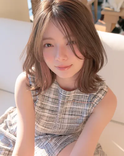 AI 生成人像 f2dd1bdf93b：造型，短发