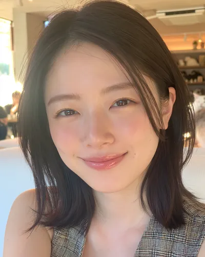AI 生成人像 f3474671061：造型，短发