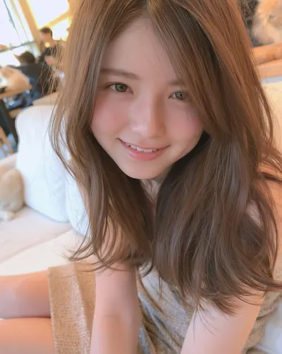 AI 生成人像 f4d5b52c298:造型,中长发