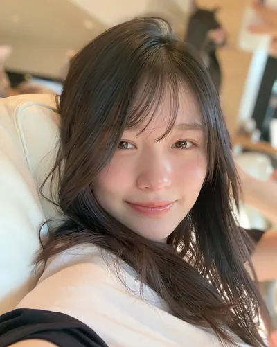 AI 生成人像 f557d56ffdc:造型,中长发