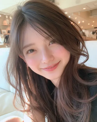 AI 生成人像 f6cfa484e2f:造型,中长发