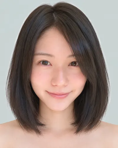 AI 生成人像 fa1bc4e02c5：面部，短发・前长后短菱形短波波头（黑发）